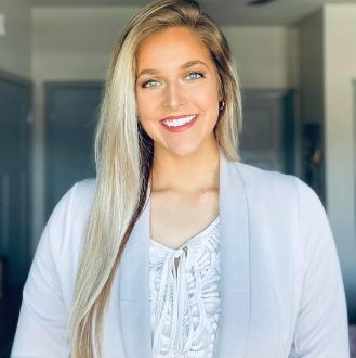 Deanna Lensing headshot